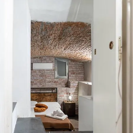 Underground Loft Apartment *